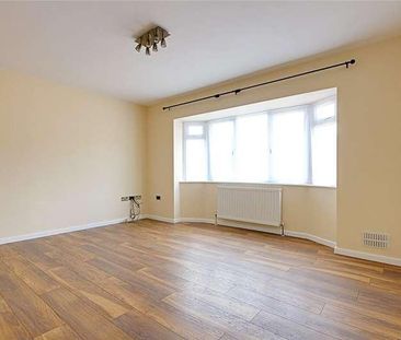 Severn Drive, Enfield, EN1 - Photo 1