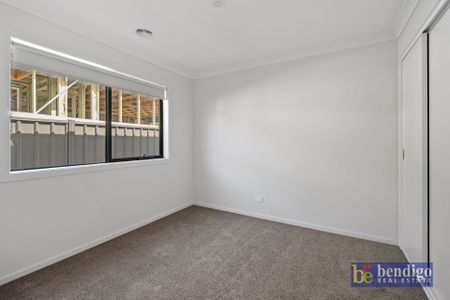 Family-Friendly Home with Modern Features - Photo 4