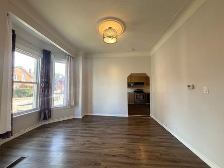 $1,650 / 1 br / 1 ba / 460 King William St unit 2 - Photo 5