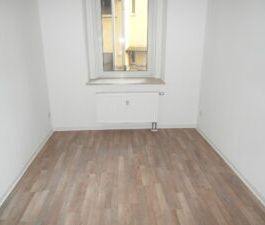 Jößnitzer Str. 141, Wohnung 2 ~~~ Einbauküche, Tageslichtbad mit Wa... - Photo 4