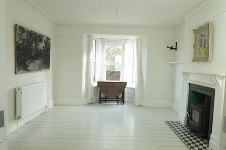 4 bedroom semi-detached house to rent - Photo 5