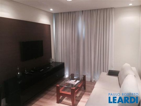 Flat - Photo 1