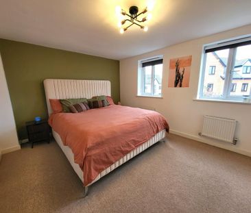 4 bedroom semi-detached house to rent - Photo 3