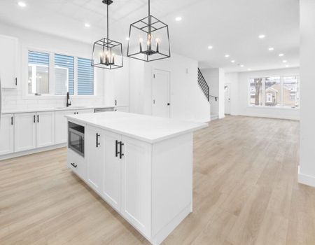 Edmonton Unfurnished townhouse Rental in Westmount - Live in the heart of Westmount — modern and spacious with A/C! - Photo 3