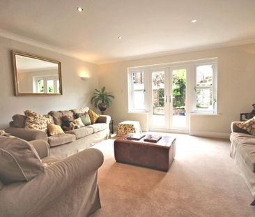 4 bedroom semi-detached house to rent - Photo 4