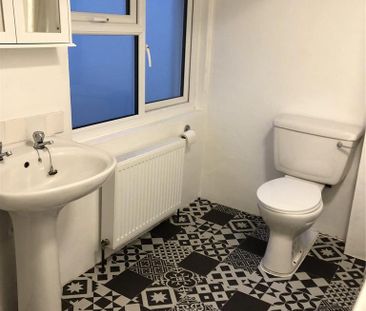 4 bedroom terraced house to rent - Photo 6