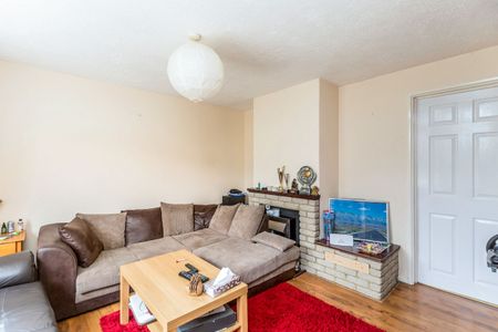 2 bedroom house to rent Grenville Road, Buckingham, Buckinghamshire, MK18 - Photo 2