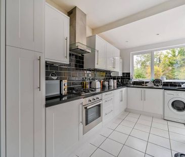 3 bedroom semi-detached house to rent - Photo 6