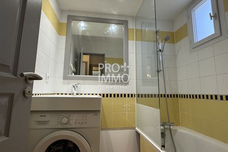 A LOUER GOLF DE PONT ROYAL (13370) MALLEMORT RENOVATION VUE - Photo 5