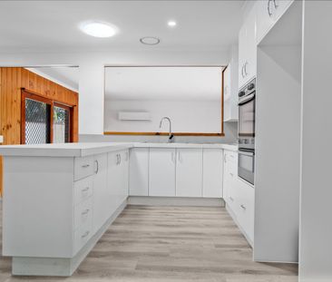 Spacious 3 Bedroom Home! - Photo 2