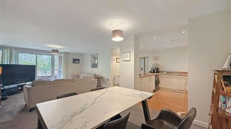 Palmerstones Court, Bolton, BL1 - Photo 2