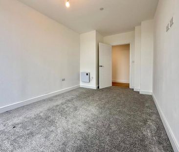 2 bedroom penthouse to rent - Photo 6