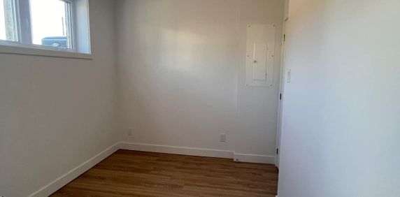 BEAU 3.5 DISPONIBLE DÈS MAINTENANT! - Photo 2