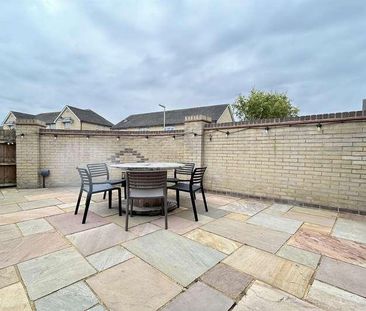 Wiltshire Crescent, Basingstoke, RG22 - Photo 1
