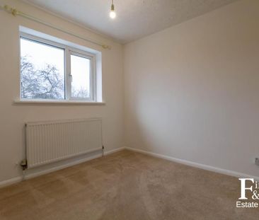 3 bedroom end of terrace house to rent - Photo 2