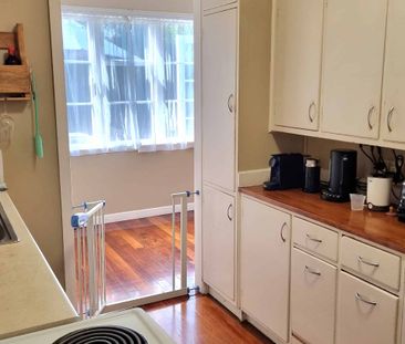 Peaceful and convenient - short term lease only - Photo 2