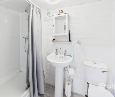 Log Cabin @ Beeches, Oak Stubbs Lane, Dorney Reach,SL6 - Photo 6