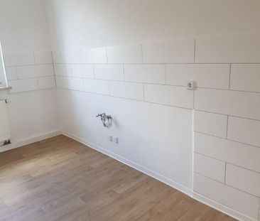 Einziehen und wohlfühlen! 3 Zimmer-Wohnung im 1.OG mit Balkon - Foto 1
