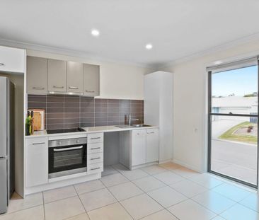 2/82 Lamington Drive, Redbank Plains, Qld 4301 - Photo 3