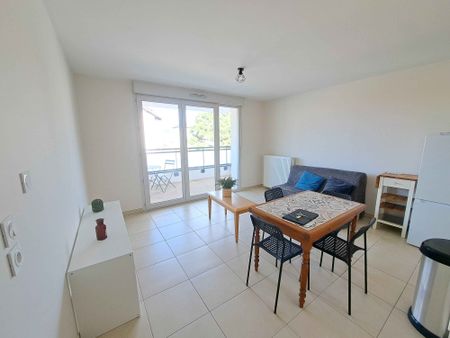 2 pièces - Meublé - 44 m² - 2ème étage - Colocation non autorisée - Photo 3