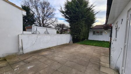 3 bedroom semi-detached house to rent - Photo 5