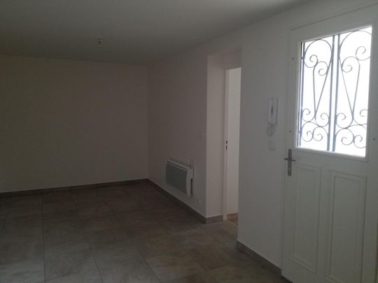 Location Appartement 2 pièces 39m² ST MAUR DES FOSSES 94210 - Photo 1