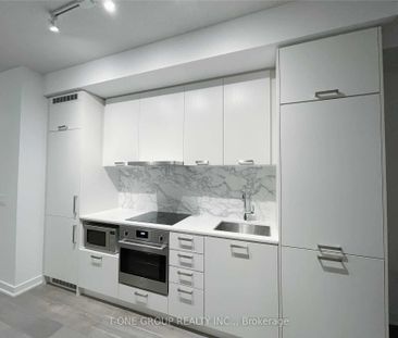 For Lease - 38 Honeycrisp Crescent Unit# 815, Vaughan, Ontario - Photo 5