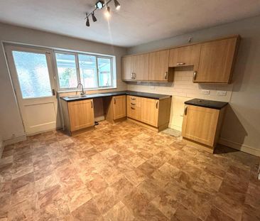 3 bedroom end of terrace house to rent - Photo 6