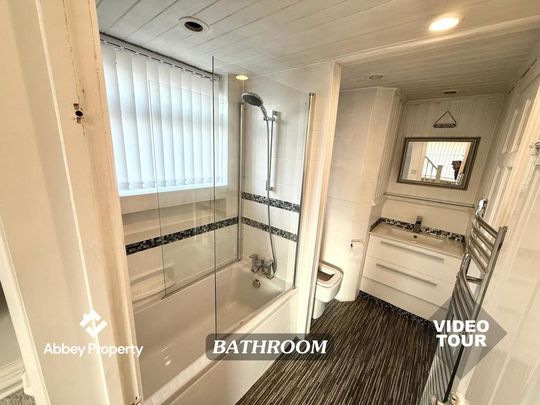 3 bedroom semi-detached bungalow to rent - Photo 1