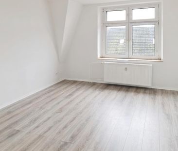 Helle 3-Zimmer-Dachgeschosswohnung zu vermieten! 1 Nettokaltmiete f... - Photo 1