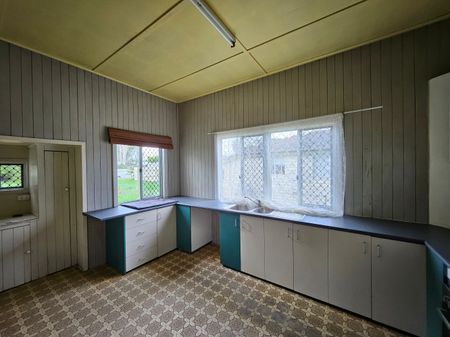 8 Hocken Street, North Mackay - Photo 5