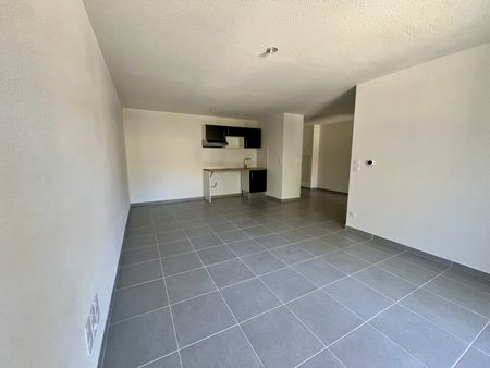 Location Appartement 3 pièces 68m² CARPENTRAS 84200 - Photo 4