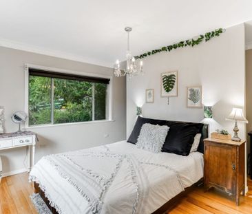 Five Bedroom Home in Sought-After Mount Lofty Location - Photo 3