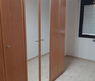 Piso de alquiler en Carrer del Berguedà, Sant Andreu de la Barca - Photo 5