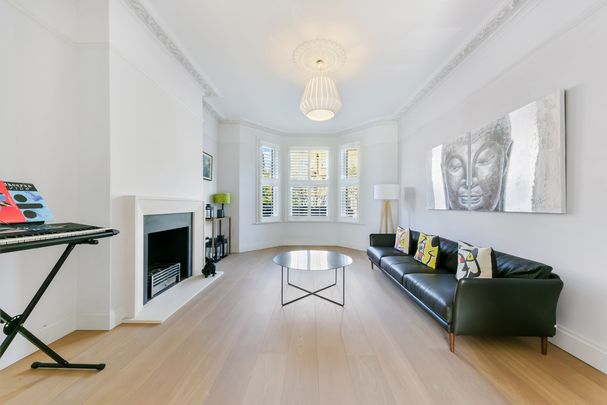 Rosehill Road, SW18, London - Photo 1