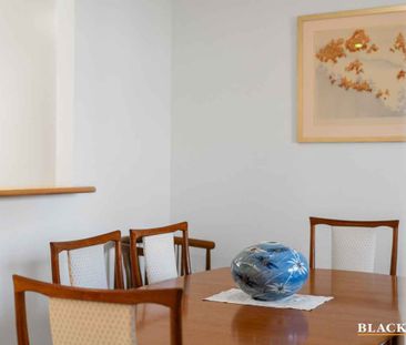 Prestigious, Walkable Location - Photo 6