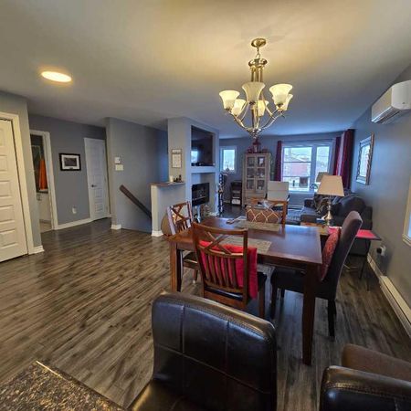 Beau grand condo 4 et demi a louer - Photo 3