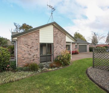 Sunny Brick Home - Flagstaff - Photo 1