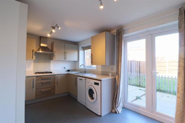 3 bedroom semi-detached house to rent - Photo 1