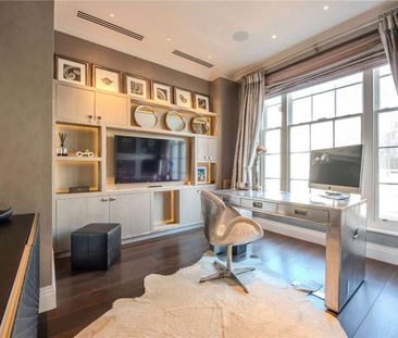 A 6 bedroom townhouse on the most sought-after street in Highgate V... - Photo 3
