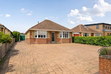 3 bedroom flat to rent - Photo 4
