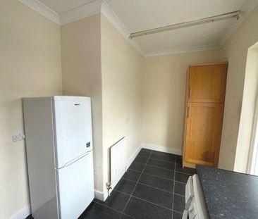 Mount Avenue, Rayleigh - Photo 3