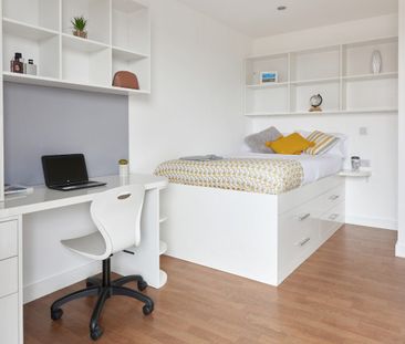 Penthouse Studio - Photo 4