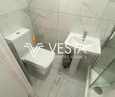 4 bedroom terraced house to rent - Photo 6