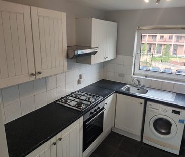 2 Bed Flat, Barking, IG11 - Photo 3