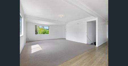 Spacious 3-Bedroom Home with Massive rear carport/storage and Dual Access - Photo 4