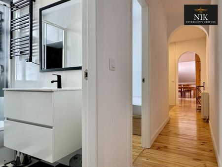 Ático de alquiler en Universidad - Malasaña - Photo 3