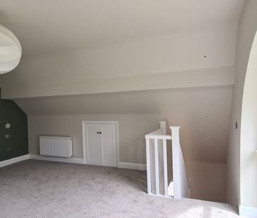 Stunning 1 bedroom residence (9 month lease offered) - Photo 2