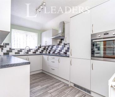 3 bedroom semi-detached house to rent - Photo 5