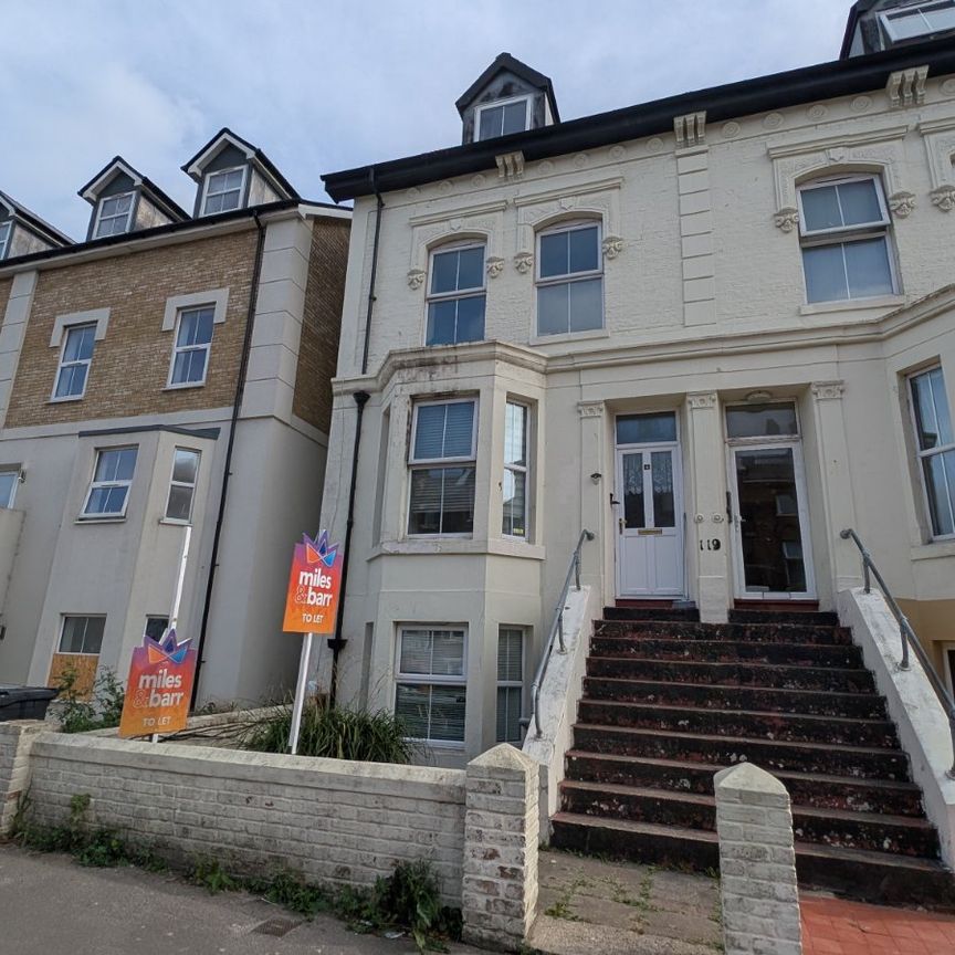 Folkestone Road, CT17 9SD, Dover - Photo 1
